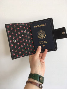 Passport Wallet || Travel || Rosebud Black