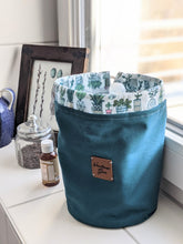 Load image into Gallery viewer, Drawstring Toiletry Bag with water resistant Oilcloth || Kulturbeutel mit Wachstuch || Toiletry Kit | &quot;Plant Lady&quot; Design