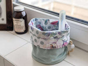 Drawstring Toiletry Bag with water resistant Oilcloth || Kulturbeutel mit Wachstuch || Toiletry Kit | "Watercolor" Design